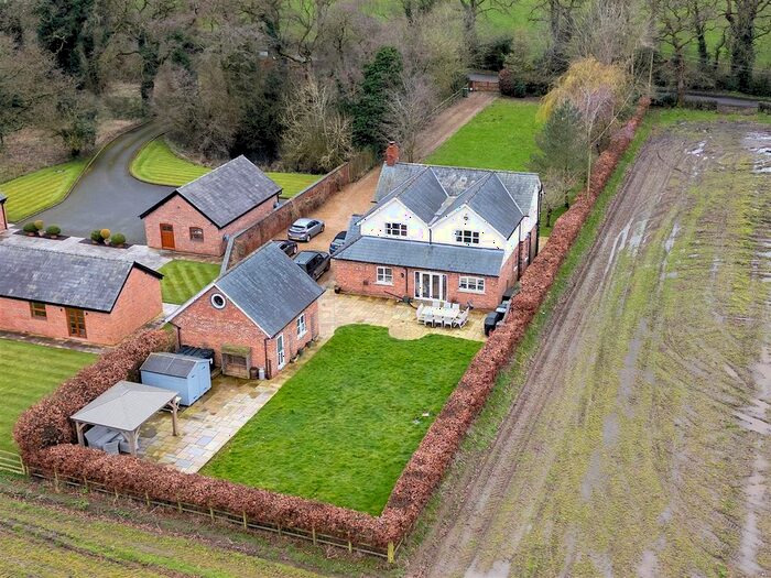 4 Bedroom Detached House For Sale In Holmshaw Lane, Oakhanger, Crewe, CW1