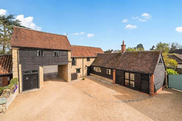 4 Bedroom Barn Conversion For Sale In Church End, Biddenham, MK40