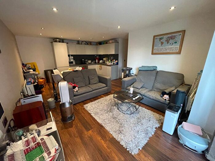 2 Bedroom Flat For Sale In Ordsall Lane, Salford, M5