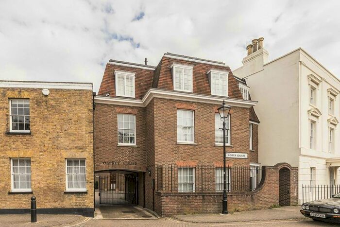 2 Bedroom Flat To Rent In Lower Square, Isleworth, TW7