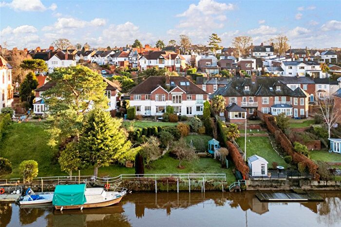 2 Bedroom Flat For Sale In Chester, Cheshire, CH3