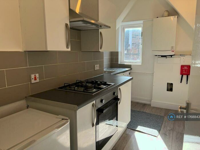 1 Bedroom Flat To Rent In Crescent Road, Luton, LU2