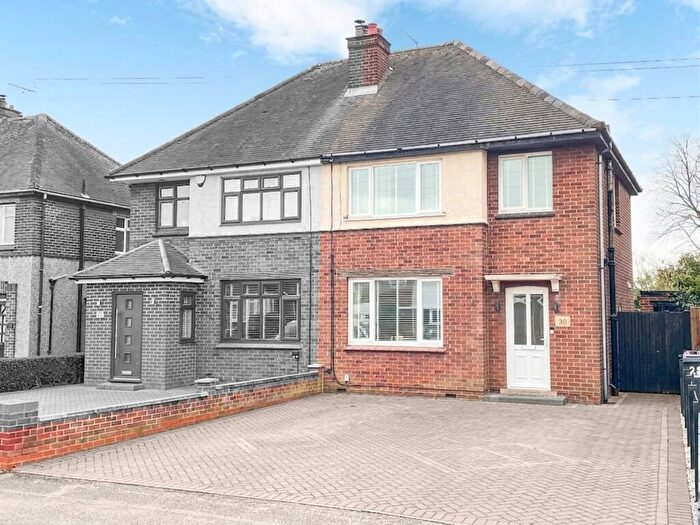 3 Bedroom Semi Detached House For Sale In Cottingham Grove, Bletchley, Milton Keynes, MK3