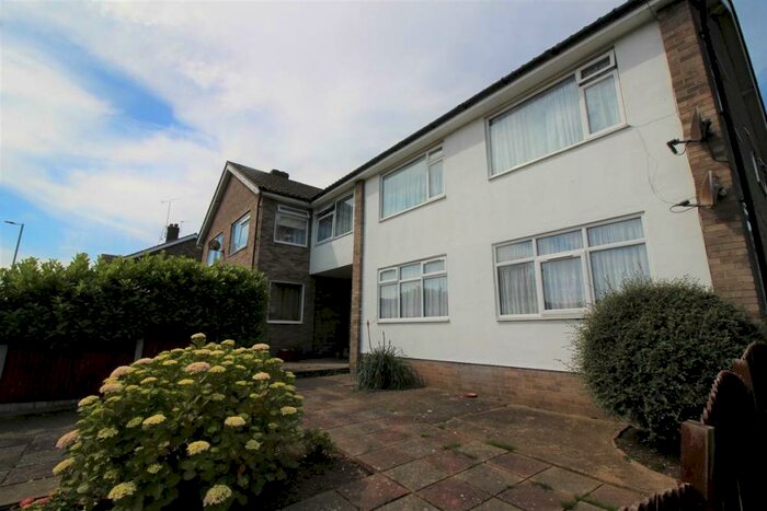 2 Bedroom Maisonette To Rent In Holland Road, Clacton-on-Sea, CO15