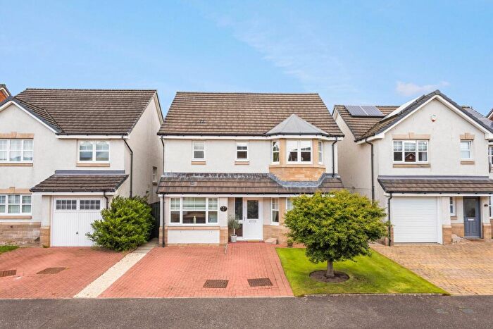 4 Bedroom Detached House For Sale In Denbecan, Alloa, FK10