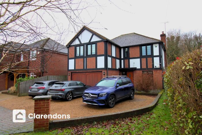 4 Bedroom Detached House To Rent In Chalkpit Lane, Oxted, Surrey, RH8