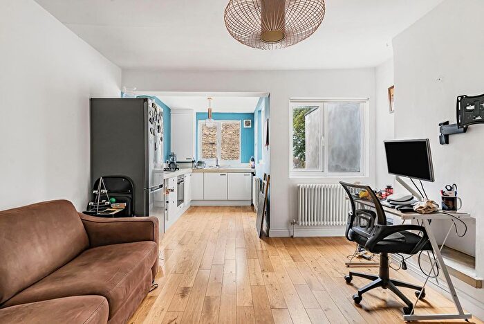 1 Bedroom Flat For Sale In Hillcourt Road, London, SE22
