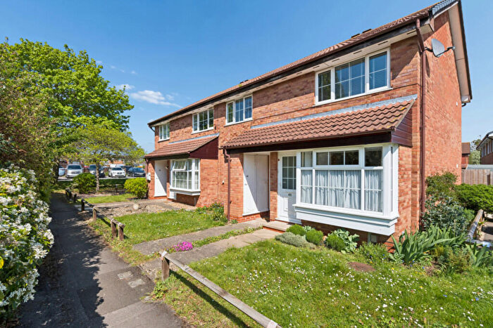 2 Bedroom Apartment For Sale In Abingdon, Oxfordshire, OX14