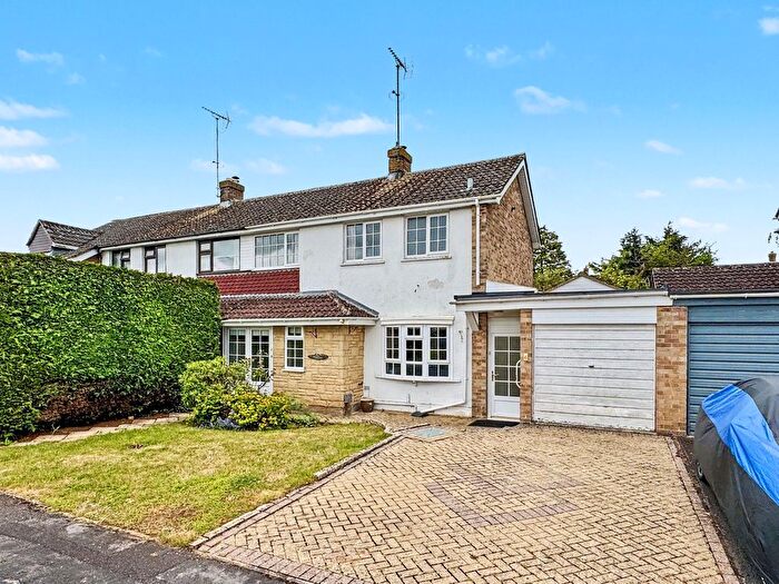 3 Bedroom Semi Detached House For Sale In Cowleaze Close, Shrivenham, SN6