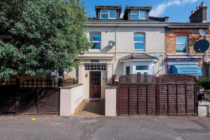 1 Bedroom Flat To Rent In Newgate Lodge, Norwich Avenue, Bournemouth, BH2