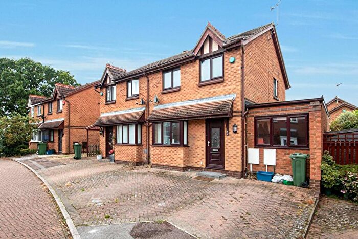 4 Bedroom Semi Detached House To Rent In Aintree Close, Bletchley, Milton Keynes, MK3