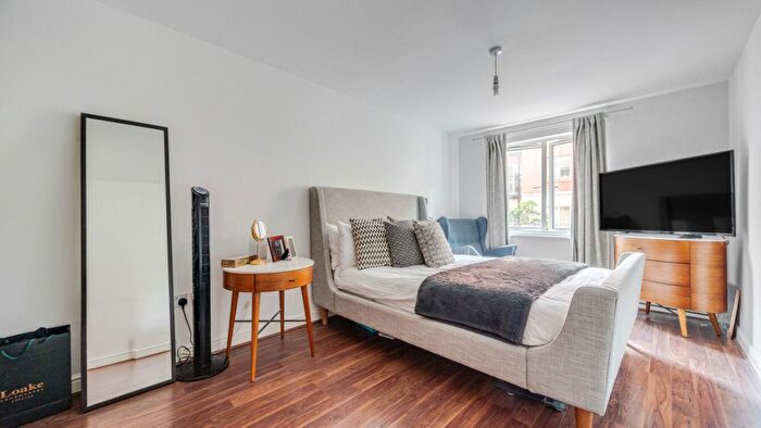 1 Bedroom Flat For Sale In Candle St, London, E1