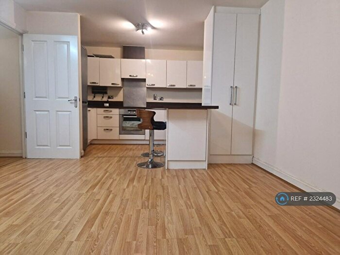 2 Bedroom Flat To Rent In King George Crescent, Wembley, HA0