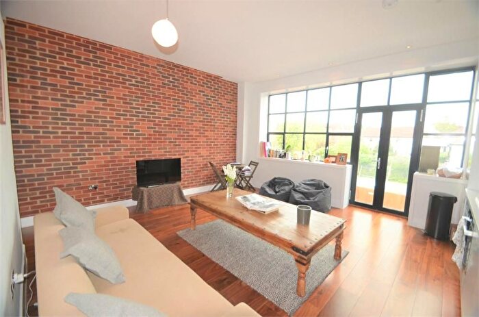 1 Bedroom Flat To Rent In Grenville Place, Mill Hill, NW7
