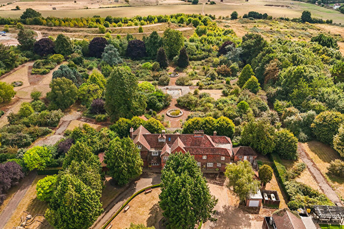 8 Bedroom Detached House For Sale In Chiswell Green Lane, St. Albans, AL2