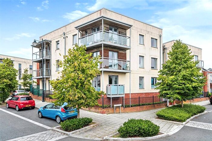 2 Bedroom Flat For Sale In Phelps Road, Plymouth, Devon, PL1
