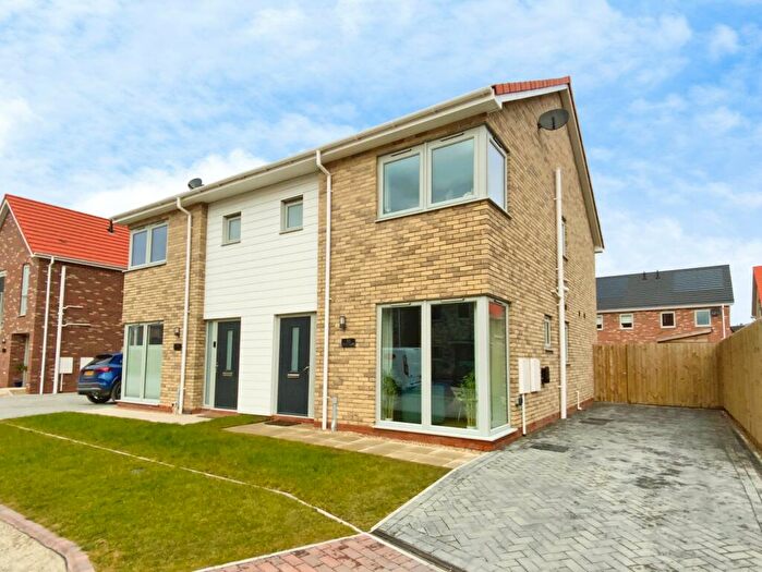 3 Bedroom Semi-Detached House For Sale In Hyde Green, Hornsea, HU18