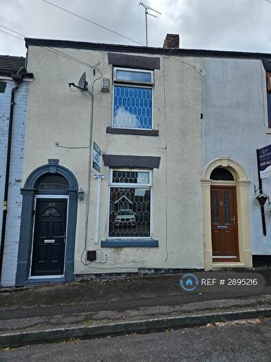 2 Bedroom Terraced House To Rent In Broad St, Manchester, M24