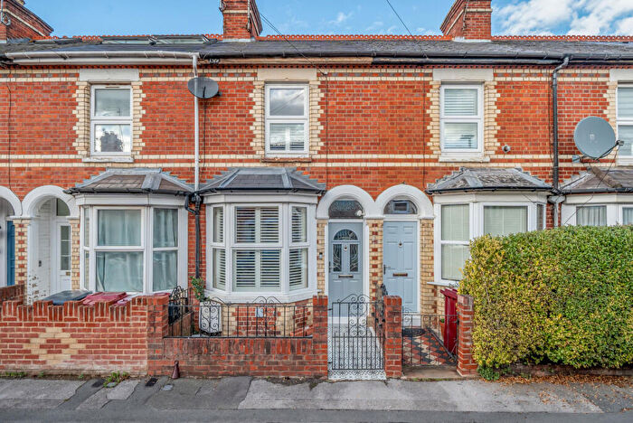 2 Bedroom Terraced House For Sale In Norton Road, Reading, RG1