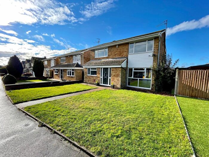 4 Bedroom Detached House To Rent In Selsey Drive, LU2