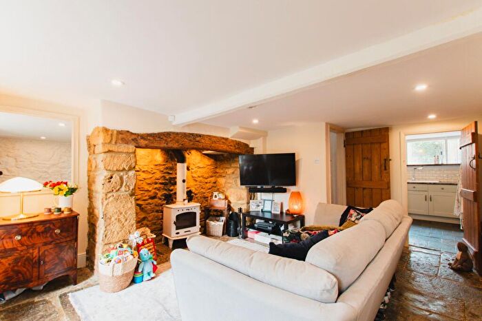2 Bedroom Terraced House For Sale In Stratford Road, Drayton, OX15