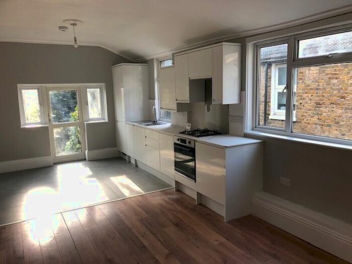 2 Bedroom Maisonette To Rent In Sangley Road, Catford, SE6