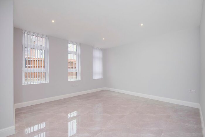 3 Bedroom Flat To Rent In Ranelagh Road, Wembley, HA0