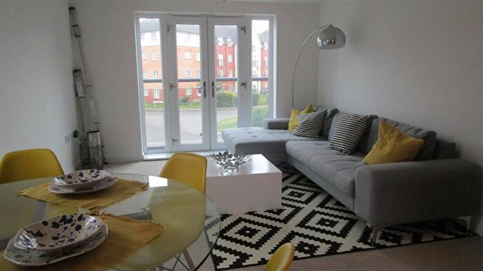 2 Bedroom Flat To Rent In Old Towcester Road, Lockside, Northampton, NN4