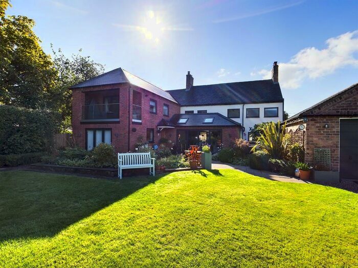 4 Bedroom Detached House For Sale In Woodhouses, Yoxall, Staffordshire, DE13