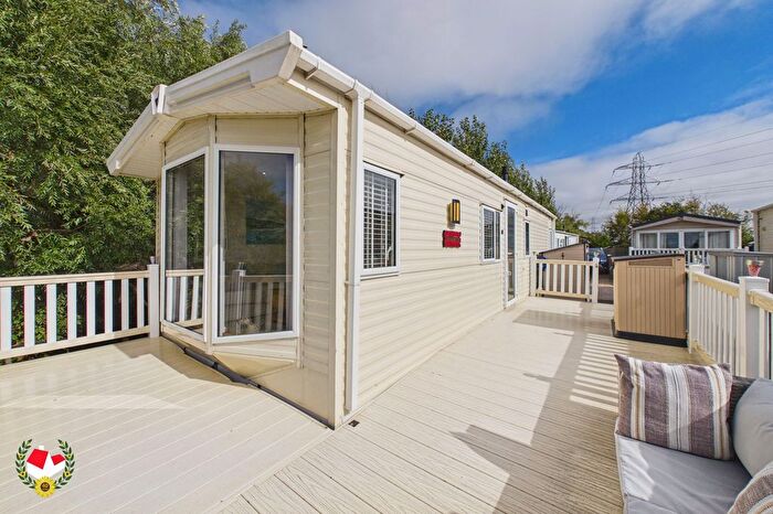 2 Bedroom Park Home For Sale In Tewkesbury Road, Gloucester, GL2