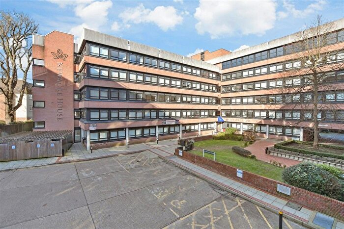 1 Bedroom Flat For Sale In Wood Street, East Grinstead, West Sussex, RH19
