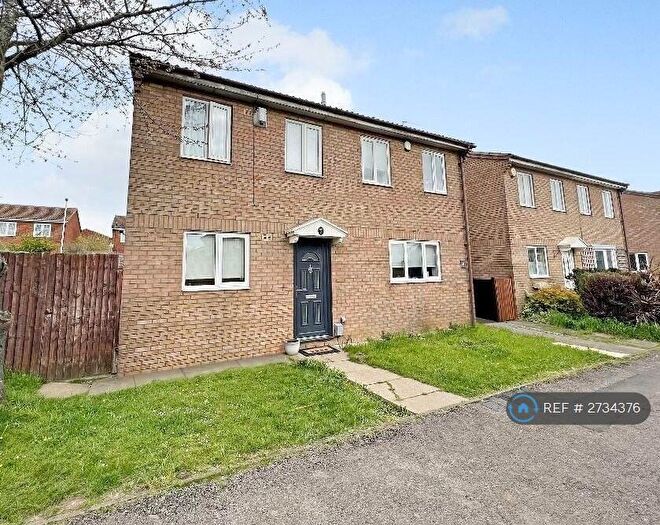 2 Bedroom Semi Detached House To Rent In Falstone Green, Luton, LU2