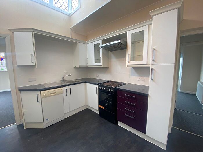 4 Bedroom Flat To Rent In Queslett Road, Birmingham, B43