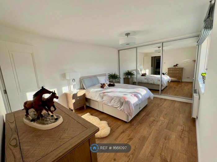 1 Bedroom Flat To Rent In Basevi Way, London, SE8