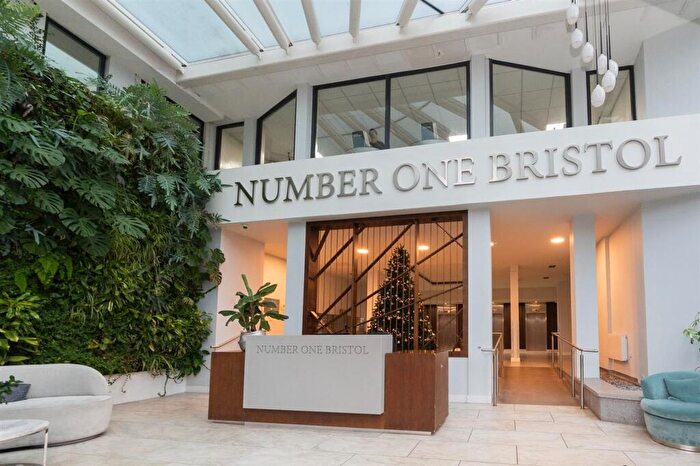 2 Bedroom Apartment For Sale In Lewins Mead, Number One Bristol Lewins Mead, BS1