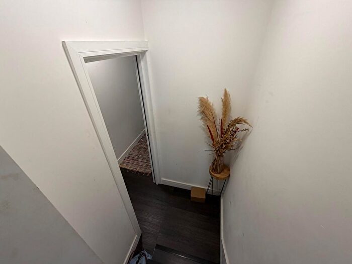 2 Bedroom Flat To Rent In The Grove, London, N3