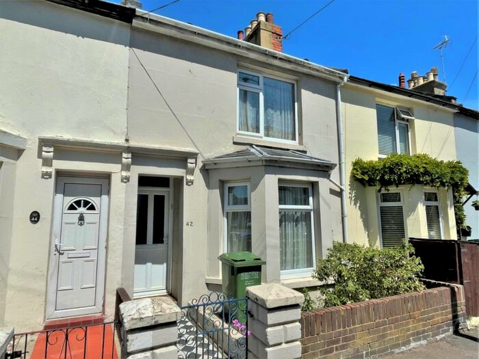 Houses for sale & to rent in CT19 5RX, Bolton Road, Folkestone Foord
