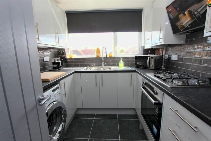 1 Bedroom Flat To Rent In St. Agnells Lane, Hemel Hempstead, Hertfordshire, HP2