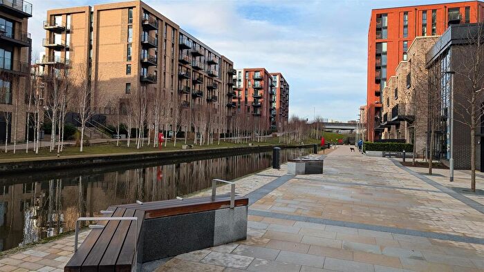 2 Bedroom Flat To Rent In The Railings, Middlewood Locks, M5