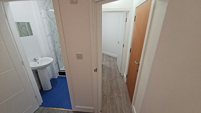 Block Of Flats To Rent In Elizabeth Street, Luton, LU1