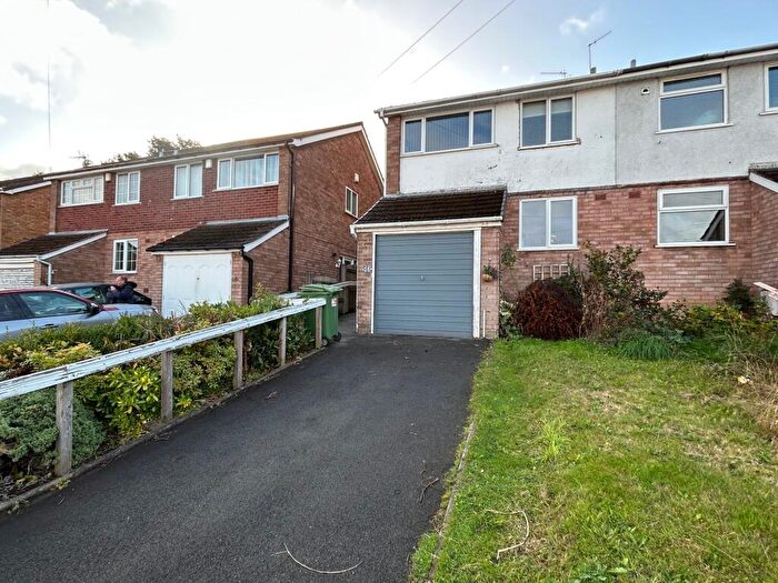 3 Bedroom House To Rent In Spring Street, Halesowen, West Midlands, B63
