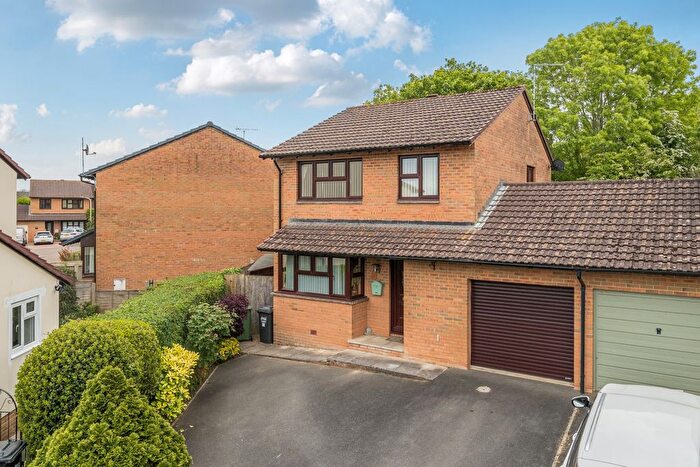 4 Bedroom Link Detached House For Sale In Lagoon View, West Yelland, Barnstaple, Devon, EX31