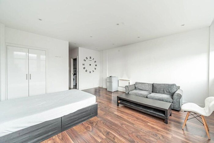 Studio To Rent In Imperial Drive, , Rayners Lane, Harrow, HA2