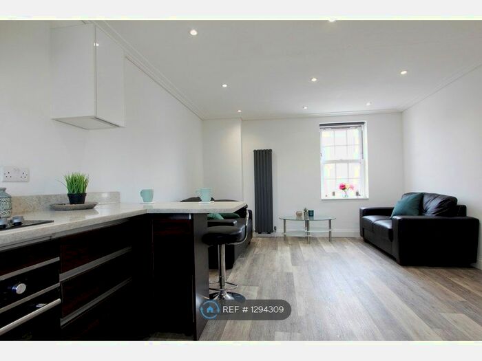 2 Bedroom Flat To Rent In Oxford Road, Reading RG1