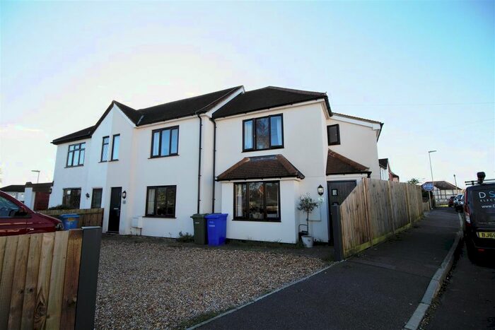 2 Bedroom End Of Terrace House To Rent In Haig Road, Aldershot, GU12