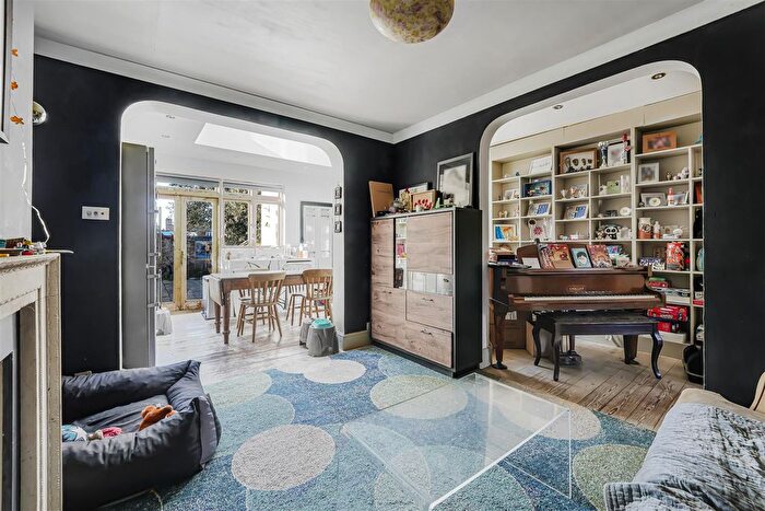 4 Bedroom Terraced House For Sale In Lower Downs Road, Raynes Park, SW20