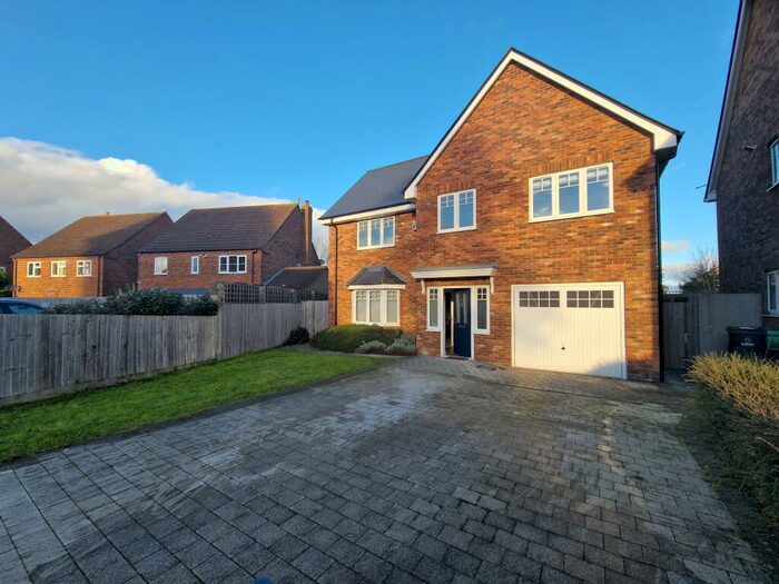 4 Bedroom House To Rent In Cherry Gate Gardens, Luton, LU1