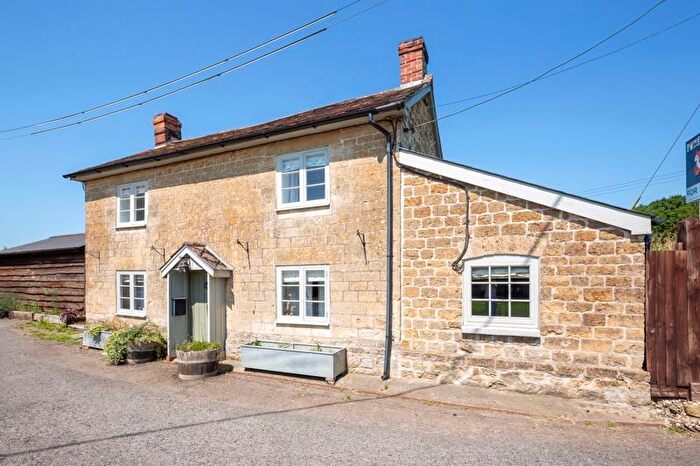 2 Bedroom Cottage For Sale In Head Lane, East Stour, Gillingham, SP8