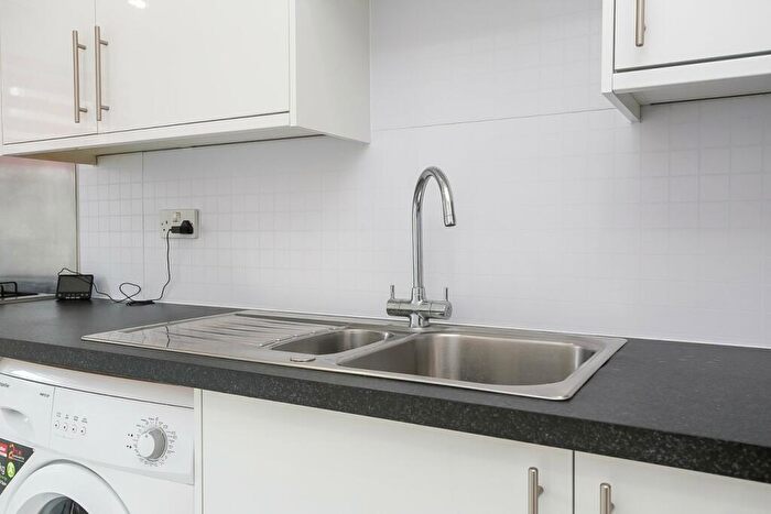 2 Bedroom Flat For Sale In Duddingston Park South, Duddingston, Edinburgh, EH15