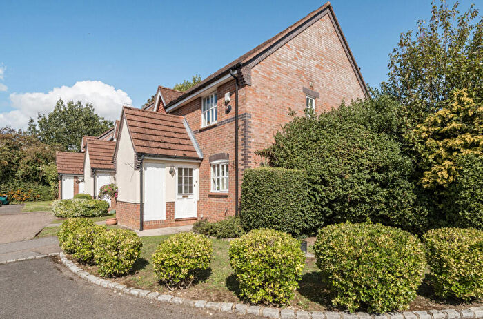 2 Bedroom End Of Terrace House For Sale In Clover Close, Wokingham, Berkshire, RG40